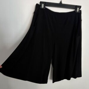 Artex Fashions Bermuda Shorts Black Women S/P 95% Polyester Comfort